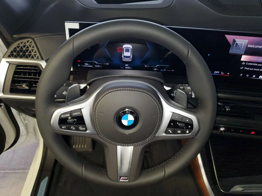 Used 2026 White BMW sDrive40i image 18