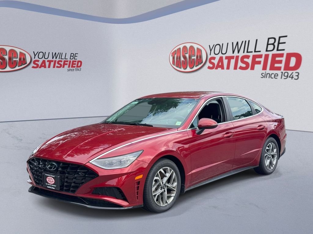 Used 2023 Red Hyundai SEL image 3