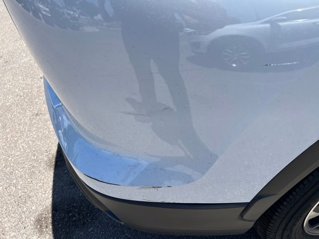 Used 2022  Mitsubishi ES image 5