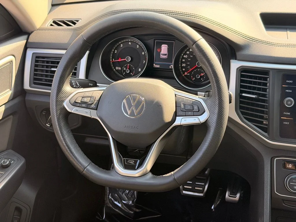 Used 2021 White Volkswagen 3.6L V6 SE w/Technology R-Line image 23