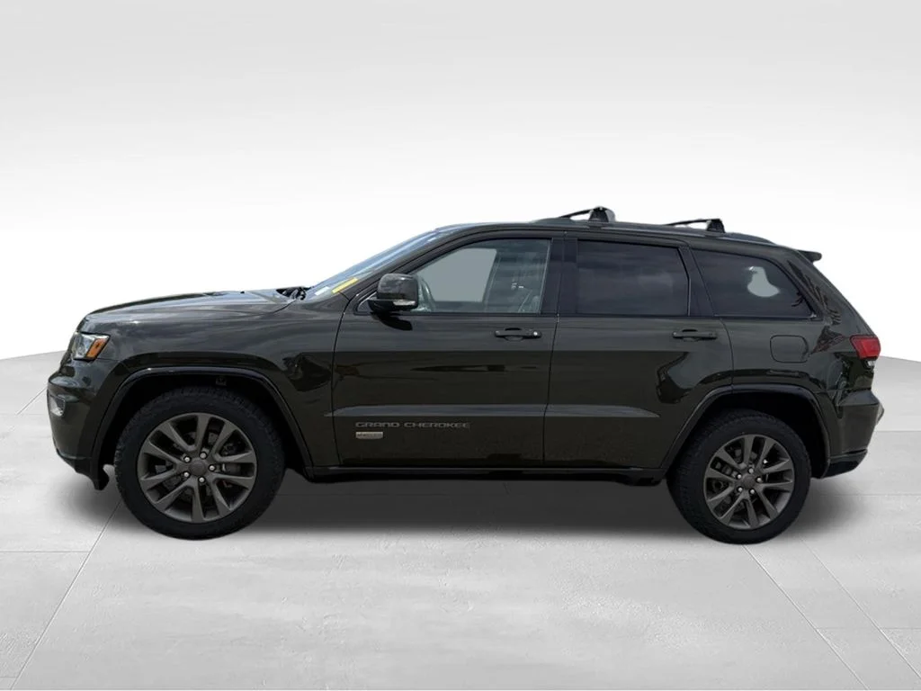 Used 2017 Green Jeep Limited image 2