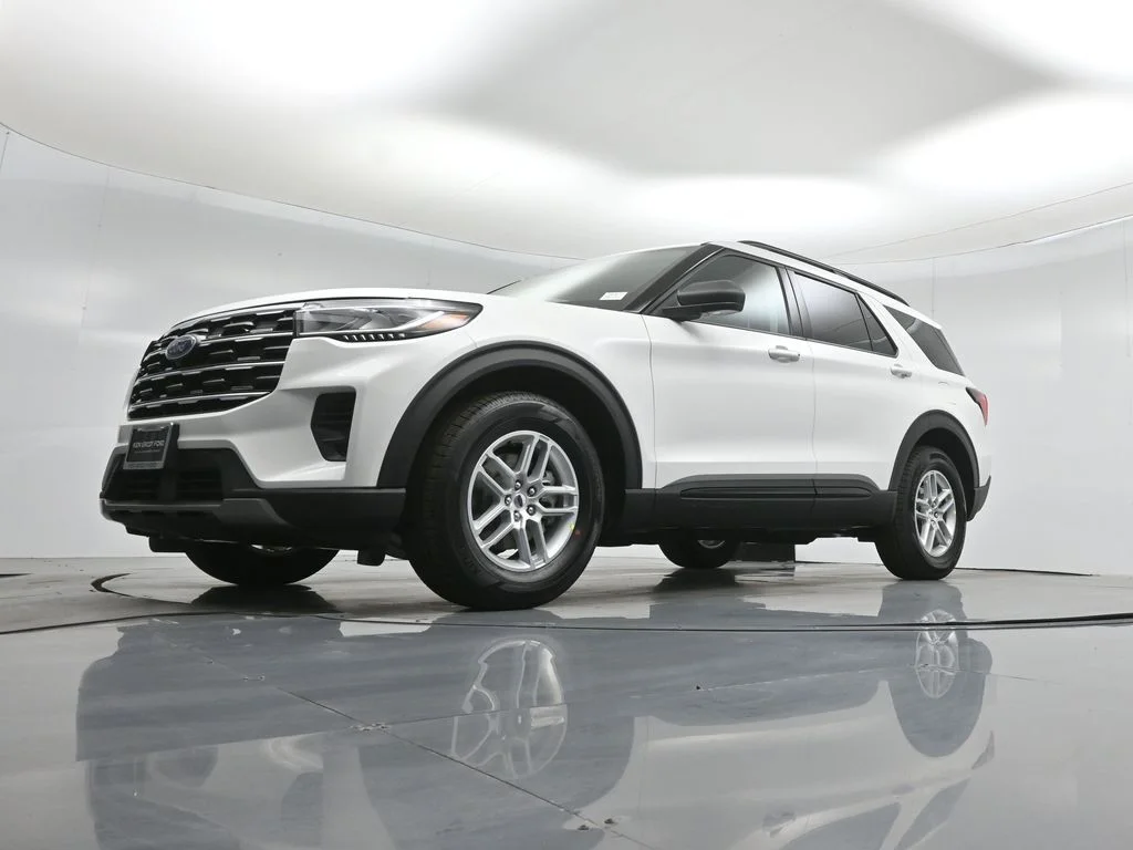 New 2026 Star White Metallic Tri-Coat Ford Active image 45
