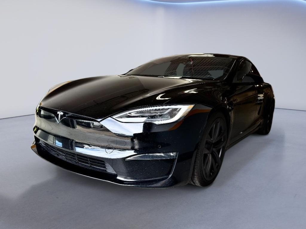 Used 2022 Solid Black Tesla Plaid image 1