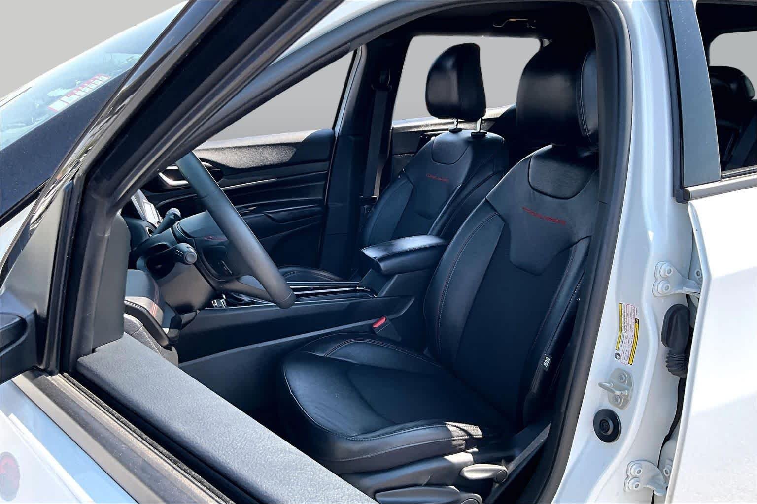 Pre-Owned 2024 Jeep Compass Trailhawk