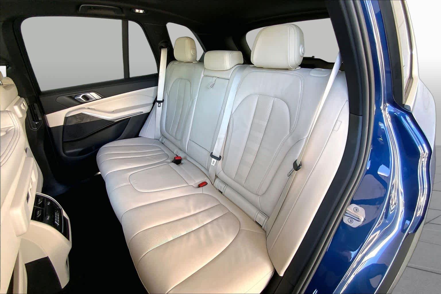 Used 2020 Phytonic Blue Metallic BMW xDrive40i image 21