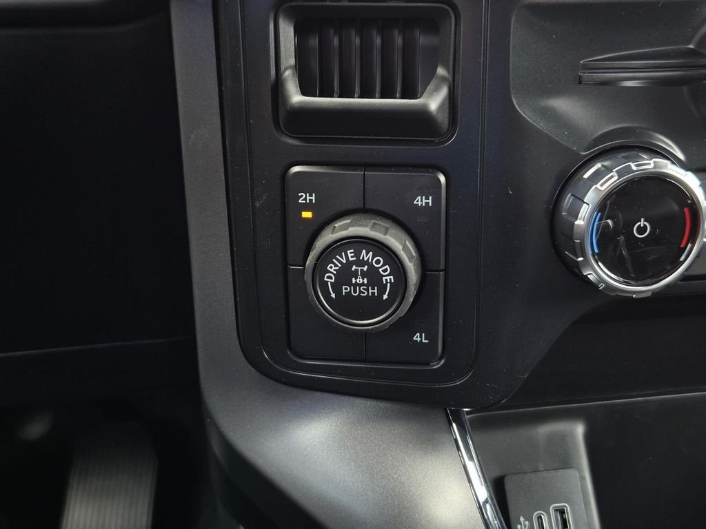 New 2026 Oxford White Ford XLT image 31