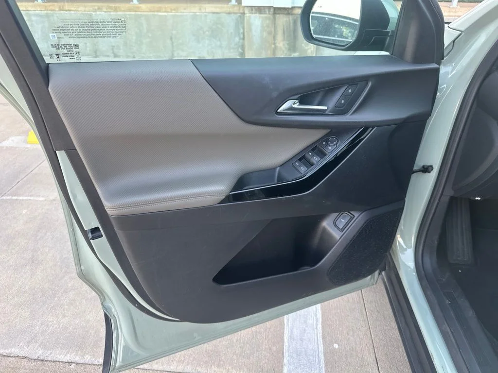 Used 2025 Green Chevrolet LT image 6