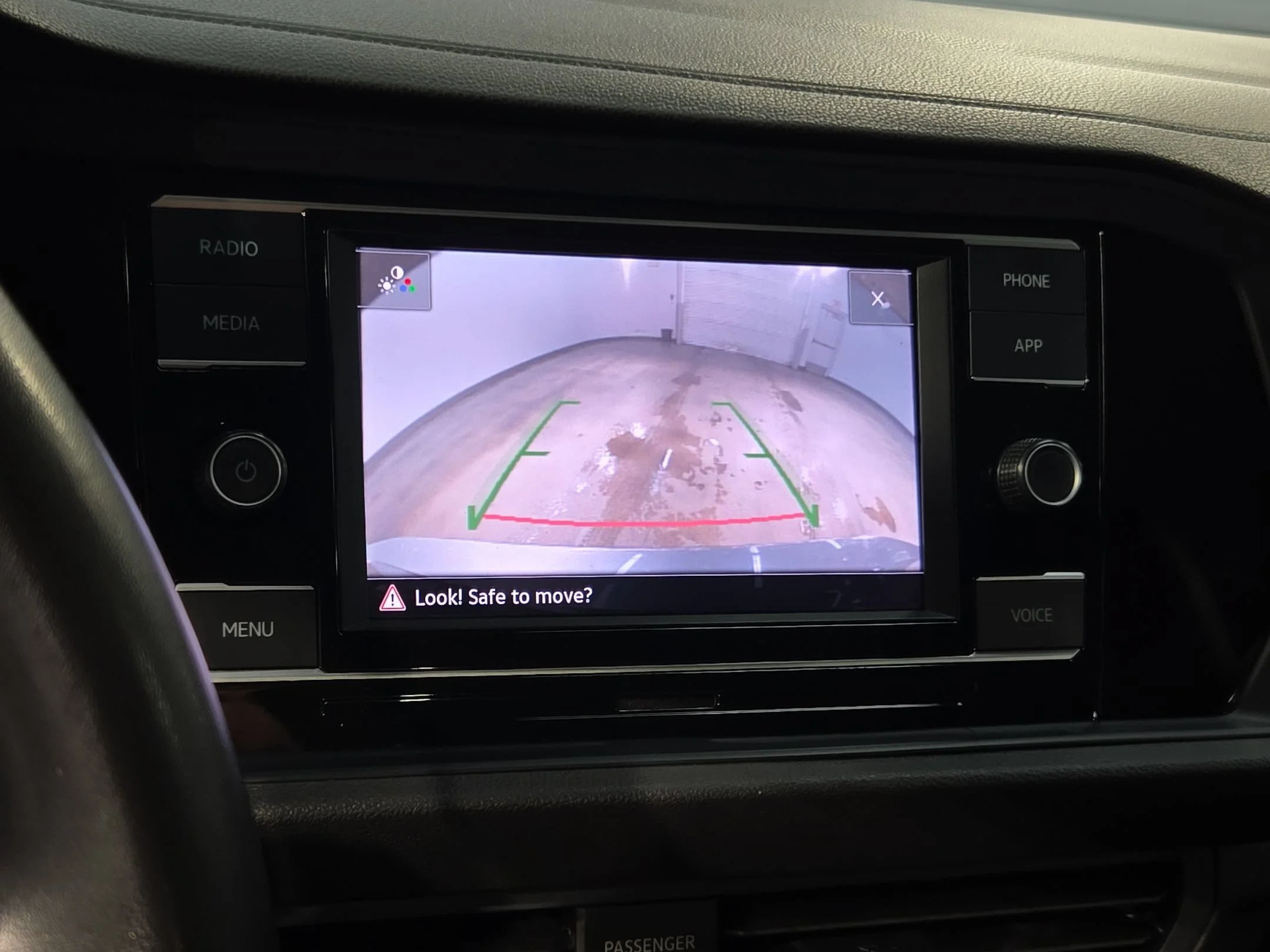 Used 2024 Platinum Gray Metallic Volkswagen SE image 30