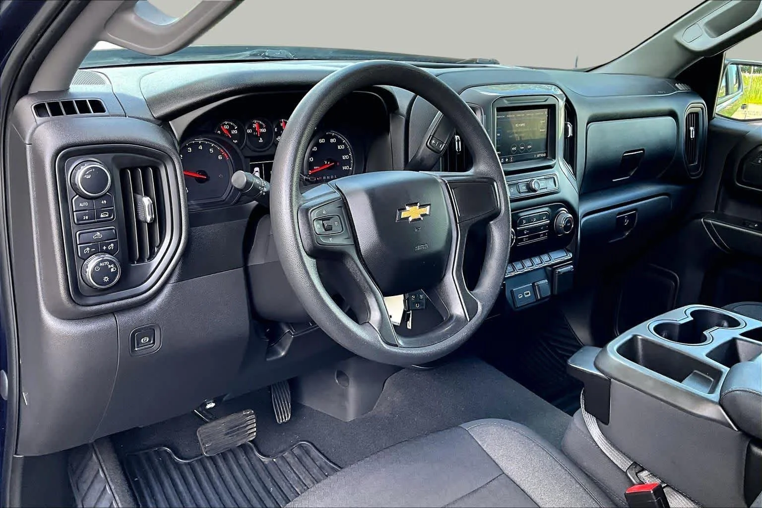 Used 2022 Northsky Blue Metallic Chevrolet Custom image 18