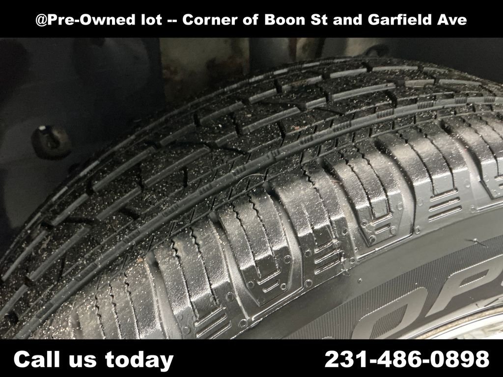 Used 2014 Gray Ford Limited image 12