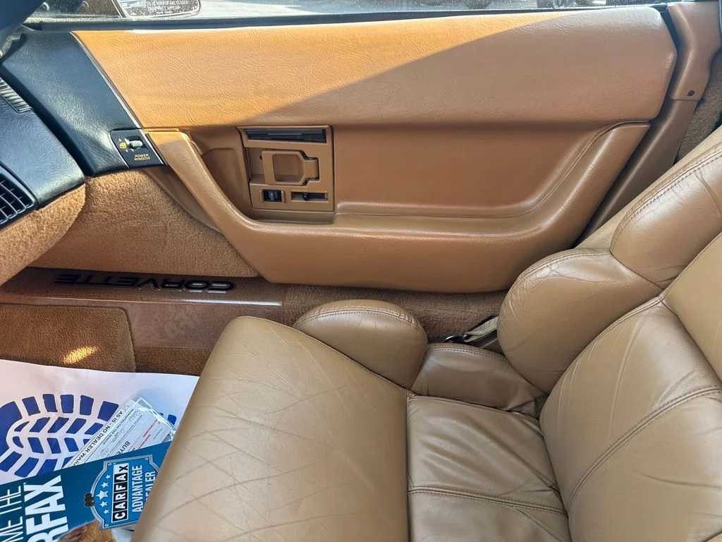 Used 1990 Green Chevrolet Convertible image 23
