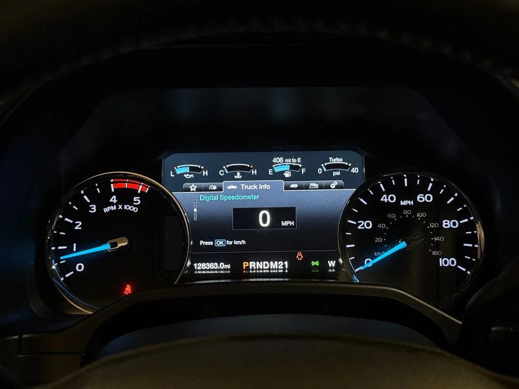 Used 2017  Ford Lariat image 26