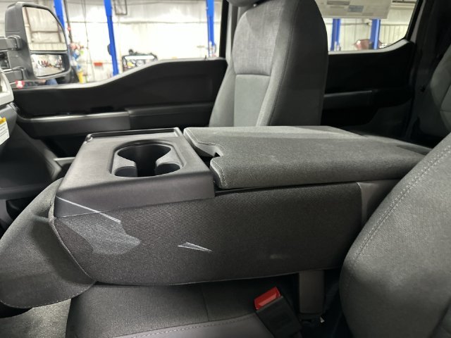 New 2027 White Ford XLT image 28