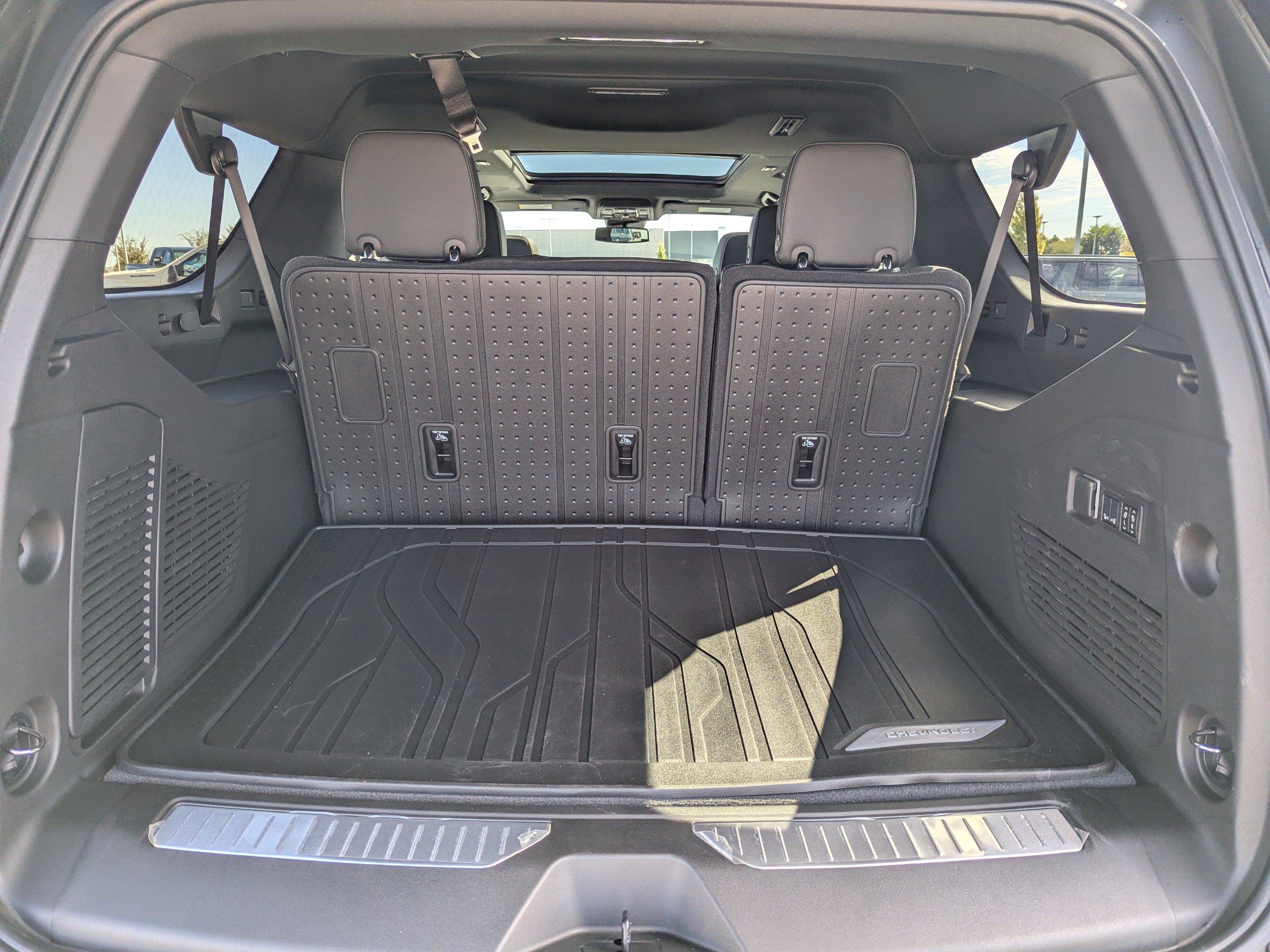 2026 Chevrolet Suburban Premier - Photo 38