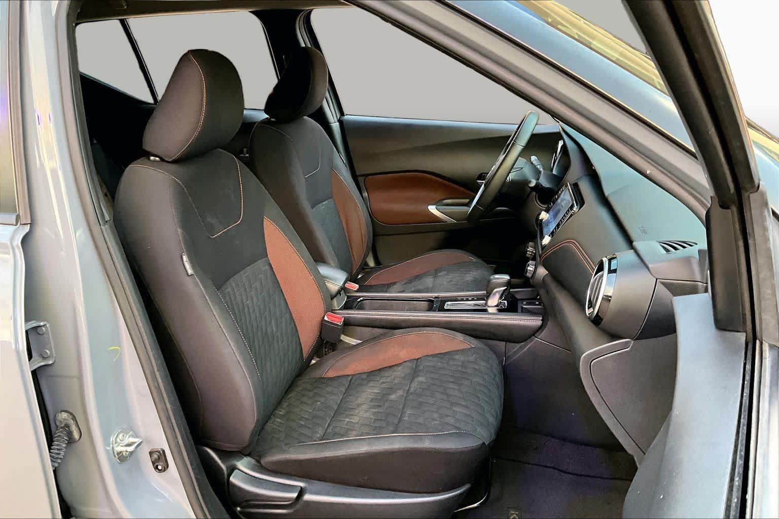 Used 2022 Boulder Gray Pearl Nissan SR image 9