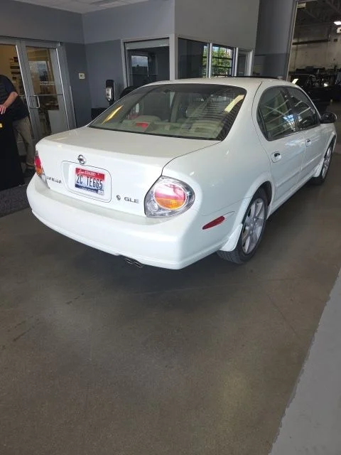 Used 2002 White Nissan GLE image 4