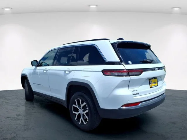 Used 2025 White Jeep Limited image 14