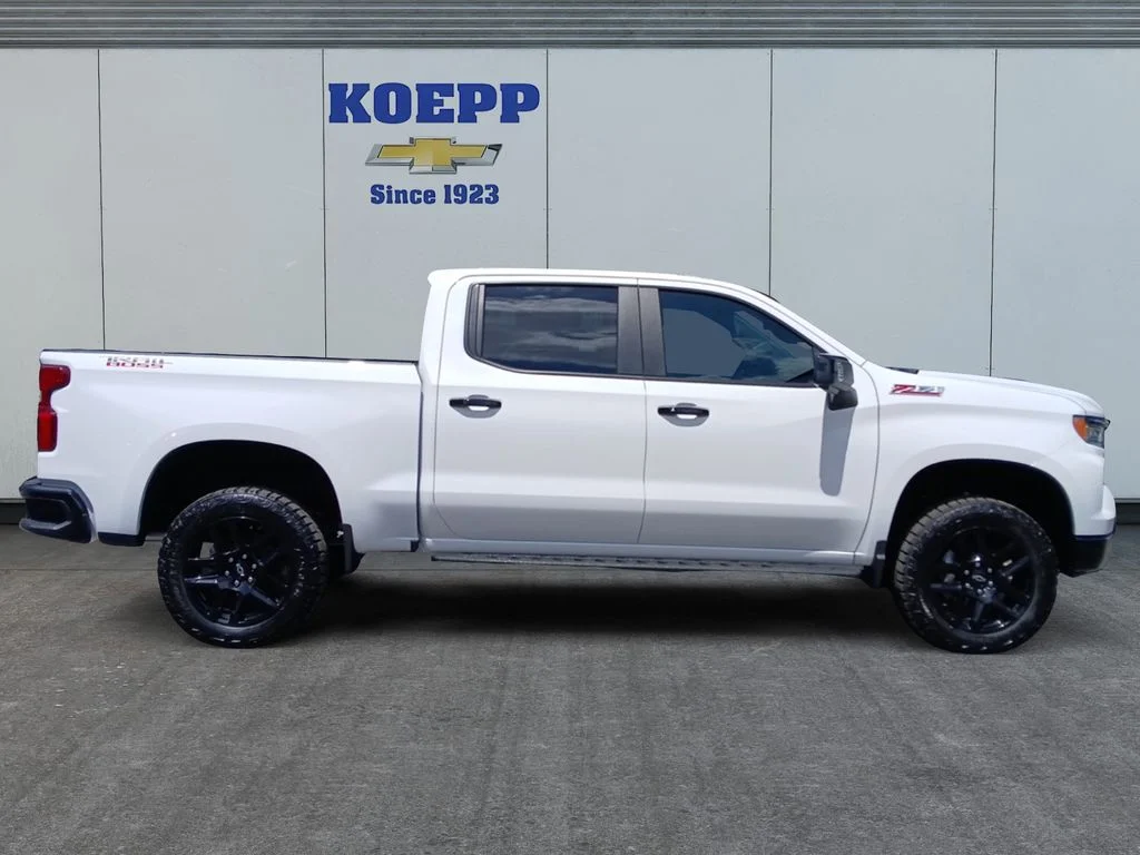New 2026 Summit White Chevrolet LT Trail Boss image 6