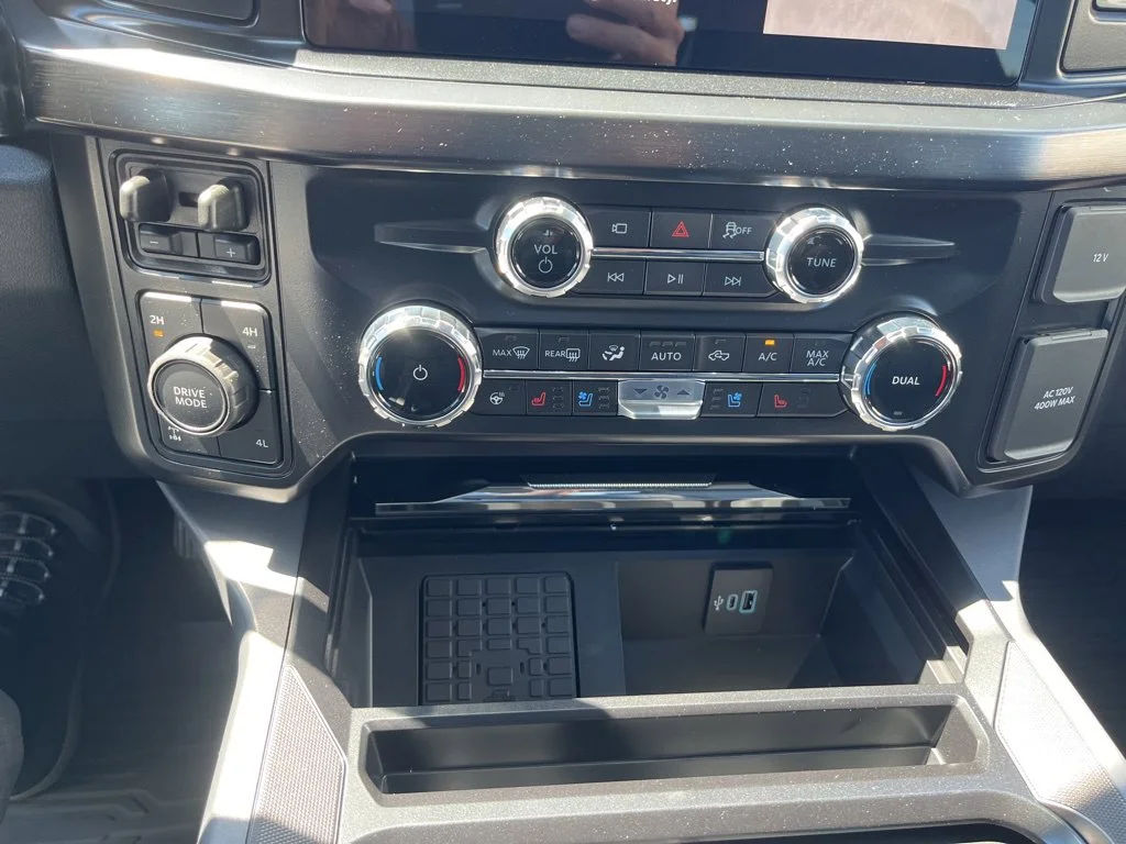 New 2026 Agate Black Metallic Ford F-250® Lariat® image 24