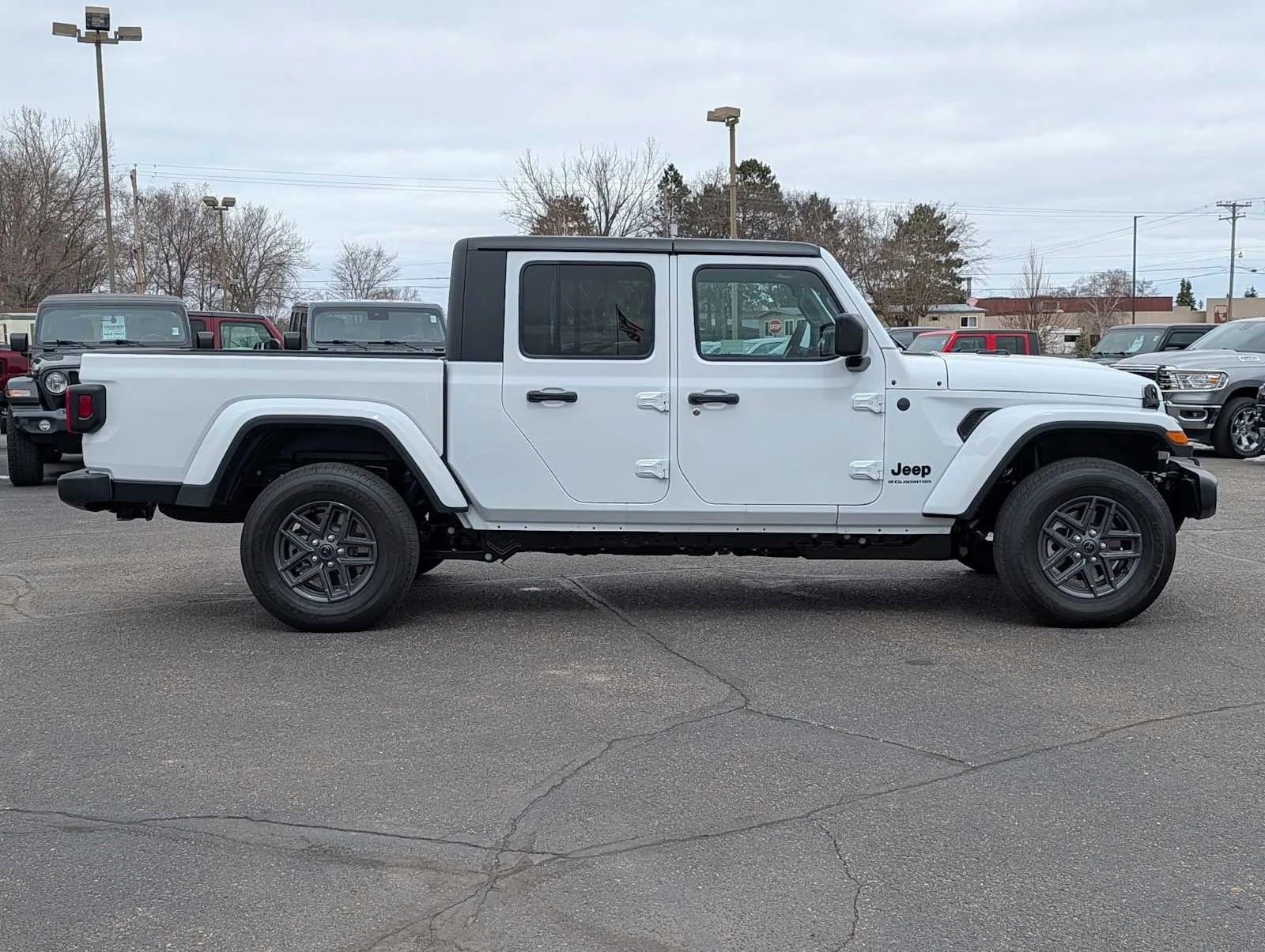 New 2026 Bright White Clear-Coat Exterior Paint Jeep Sport S image 8
