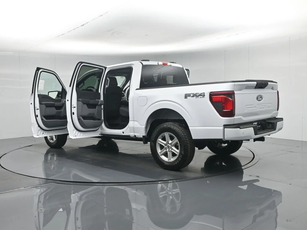 New 2026 Oxford White Ford XLT image 33