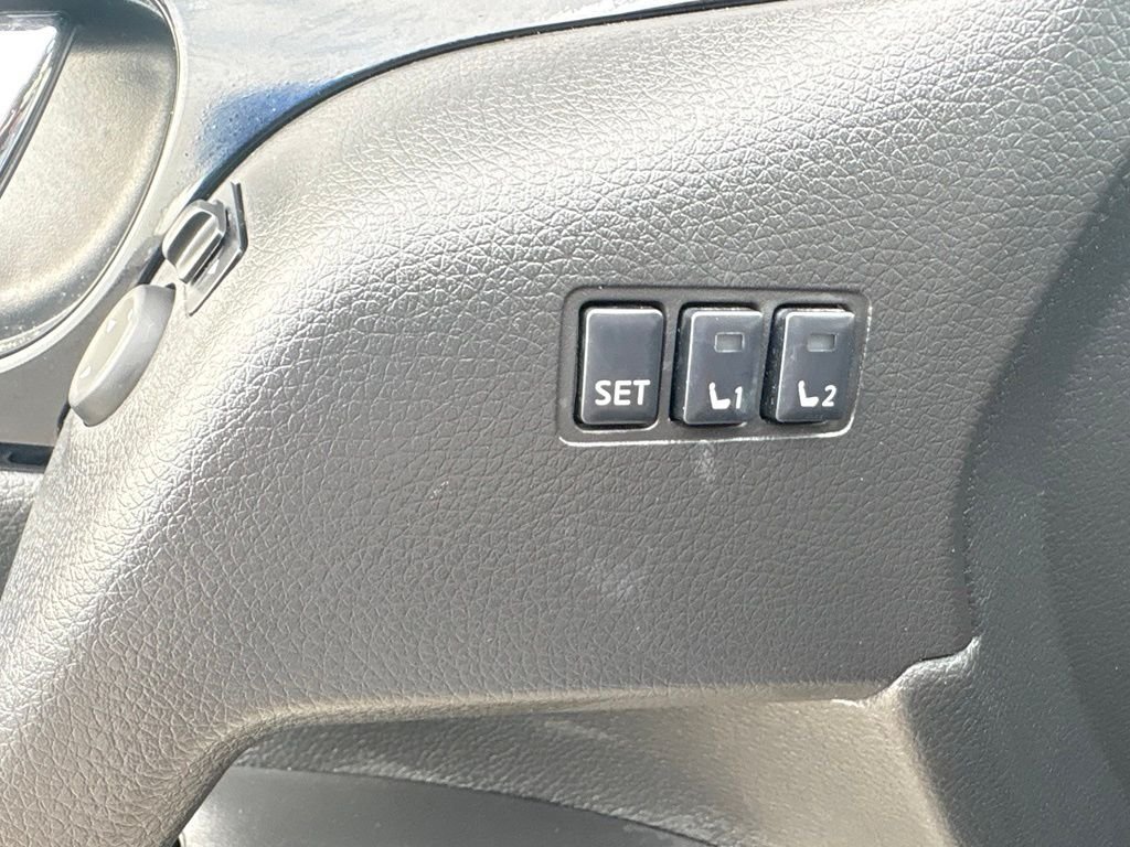 Certified Used 2022 Gray Nissan SL image 14