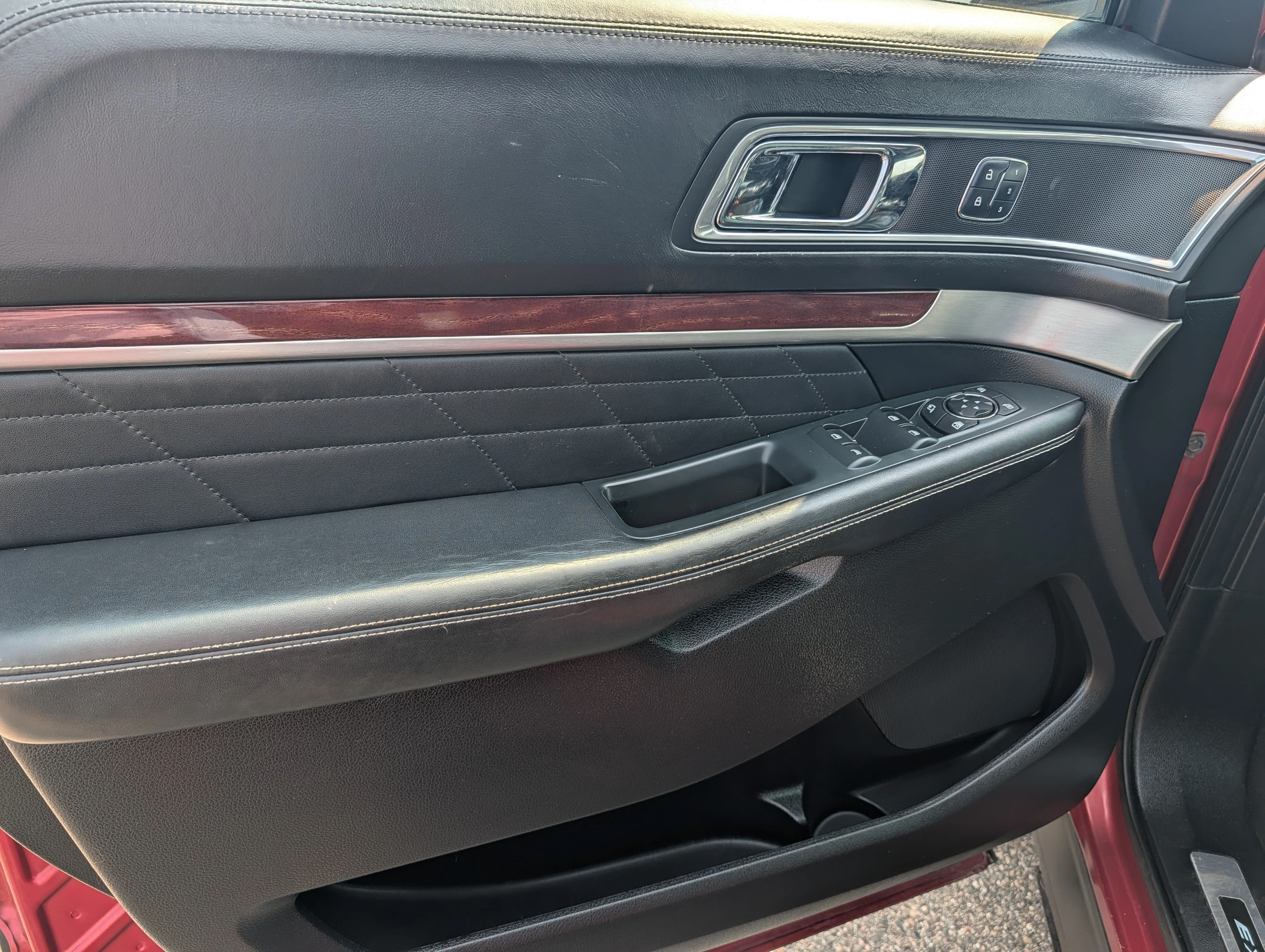 Used 2018 Ruby Red Metallic Tinted Clearcoat Ford Platinum image 24