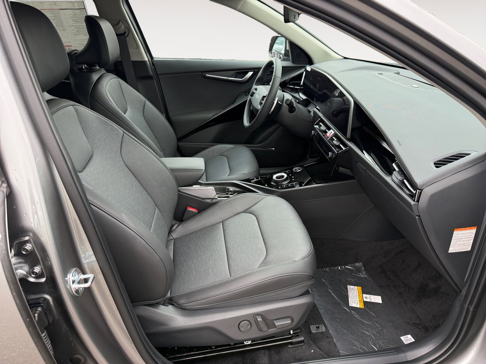 New 2026 Steel Gray Kia Wave image 19