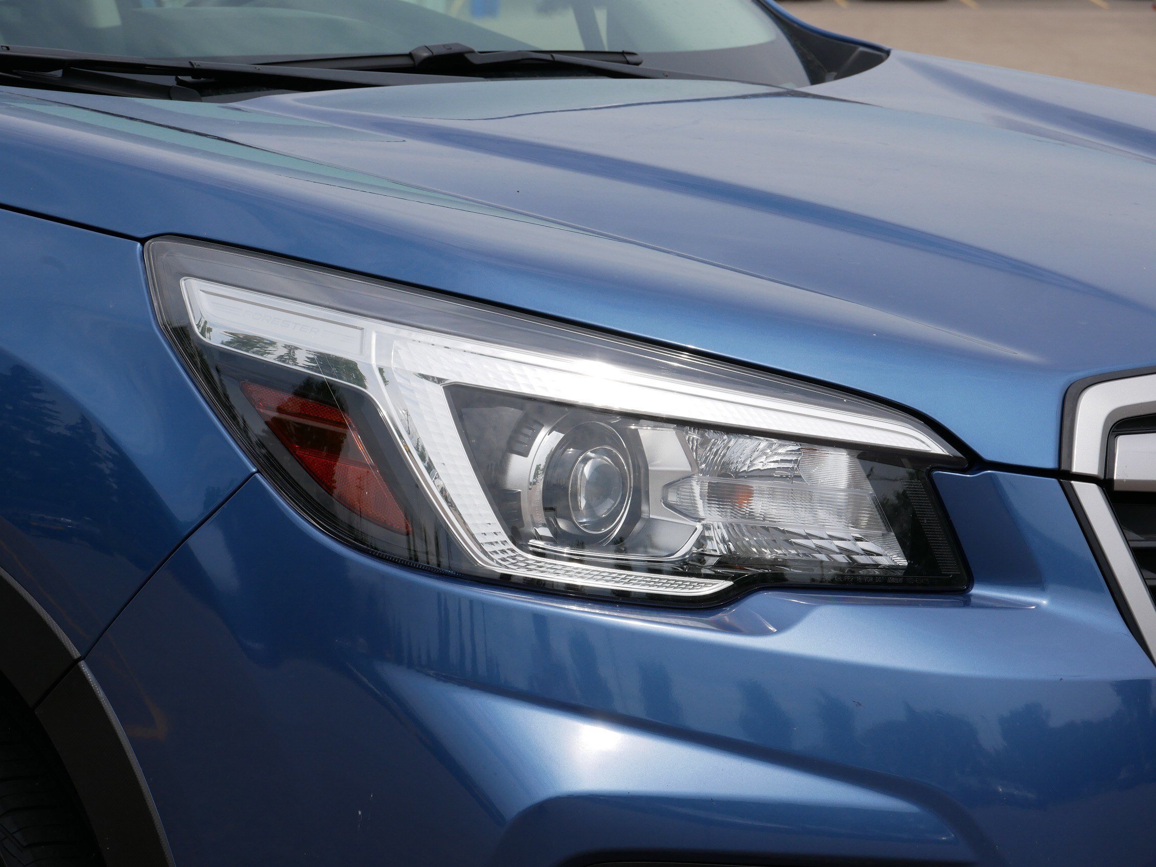 Used 2019 Horizon Blue Pearl Subaru Premium image 16