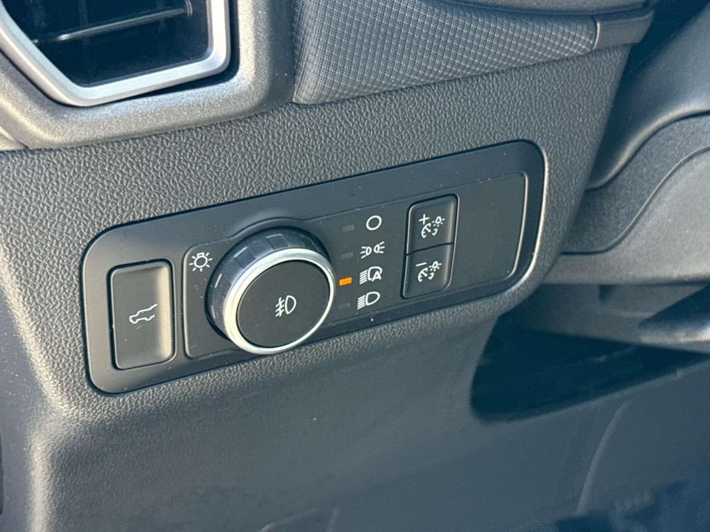 Used 2025 Oxford White Ford Badlands image 26