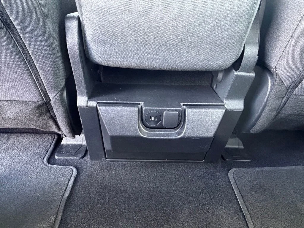 Used 2025 Gray Ford XLT image 25