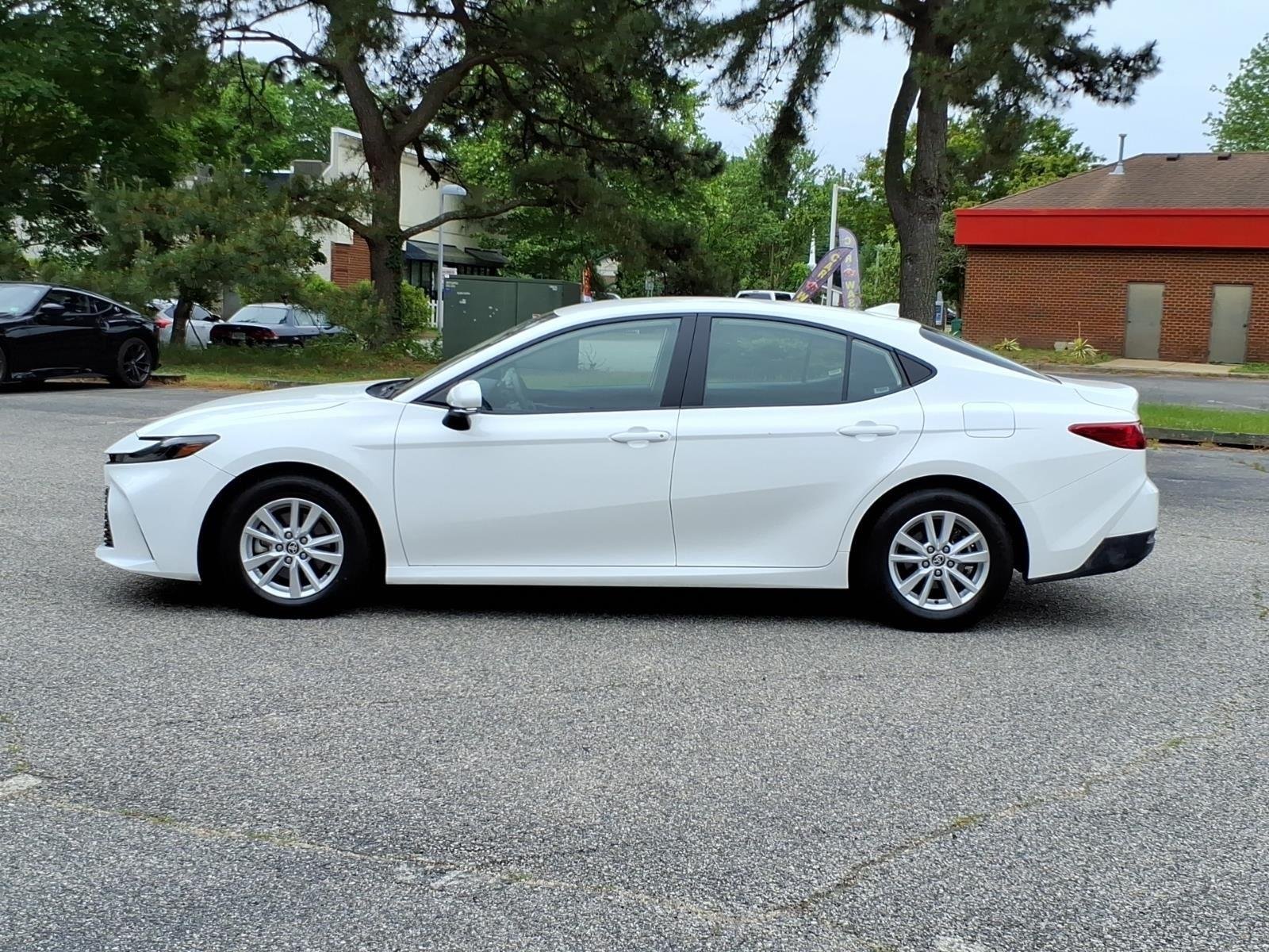 Used 2025 Ice Cap Toyota LE image 3