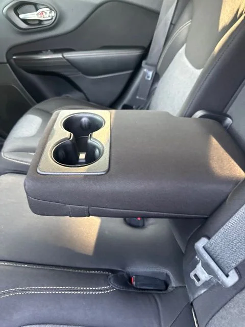 Used 2014 Black Jeep Latitude image 32