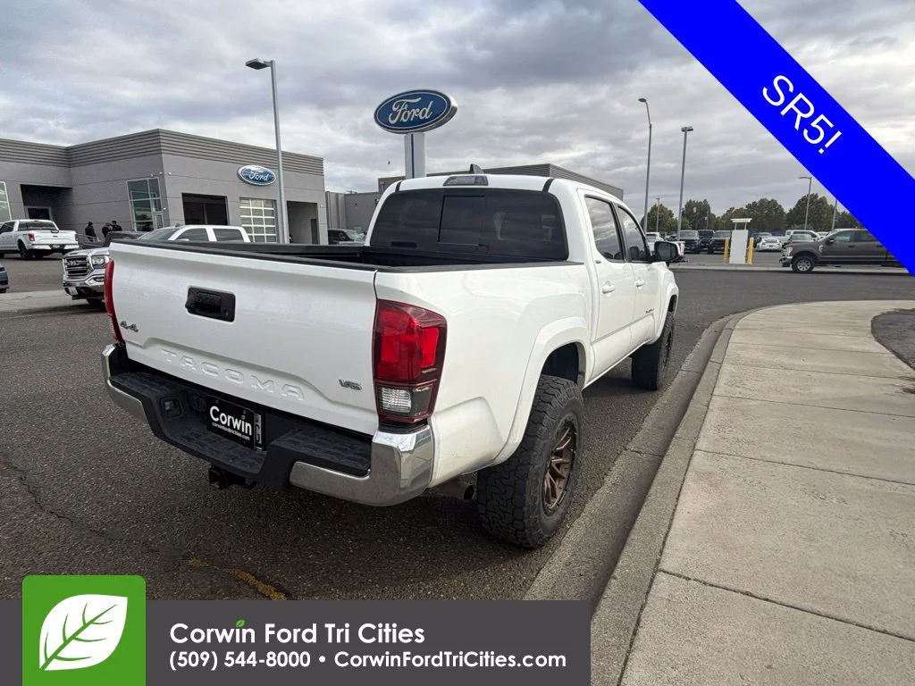 Used 2022 White Toyota SR5 image 7