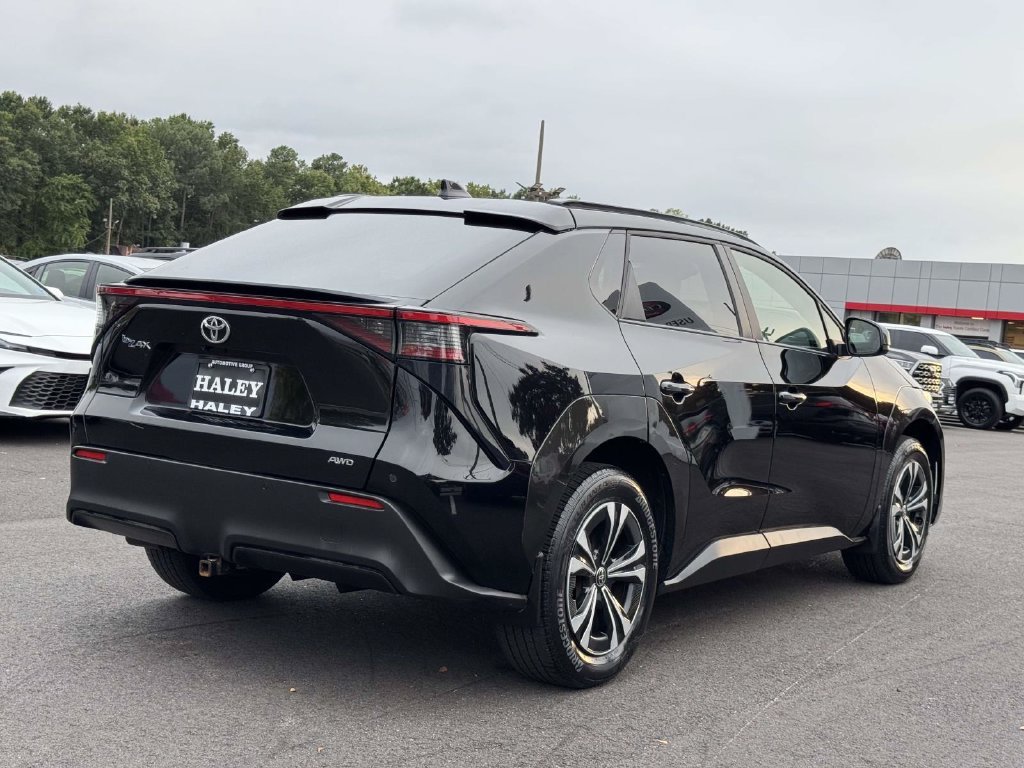 Used 2023 Black Toyota XLE image 22