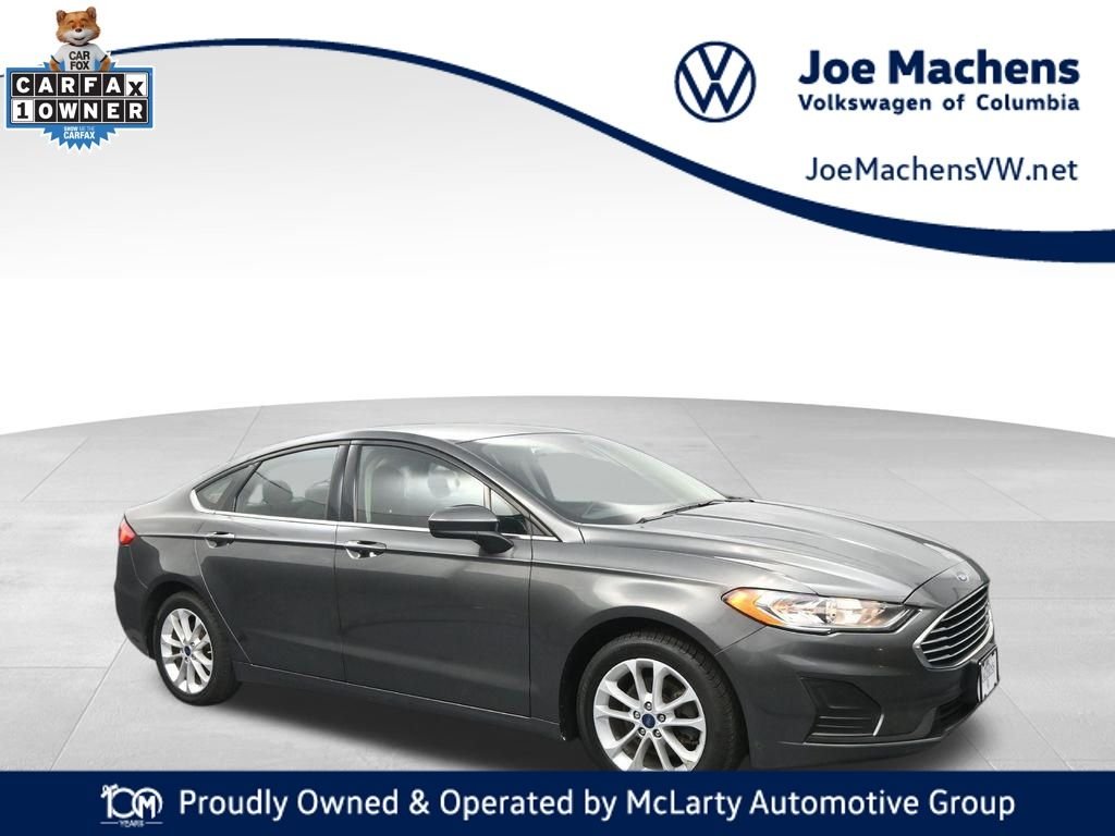 2020 Ford Fusion SE's photo