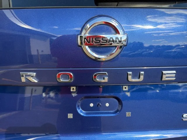Used 2021 Blue Nissan SL image 43