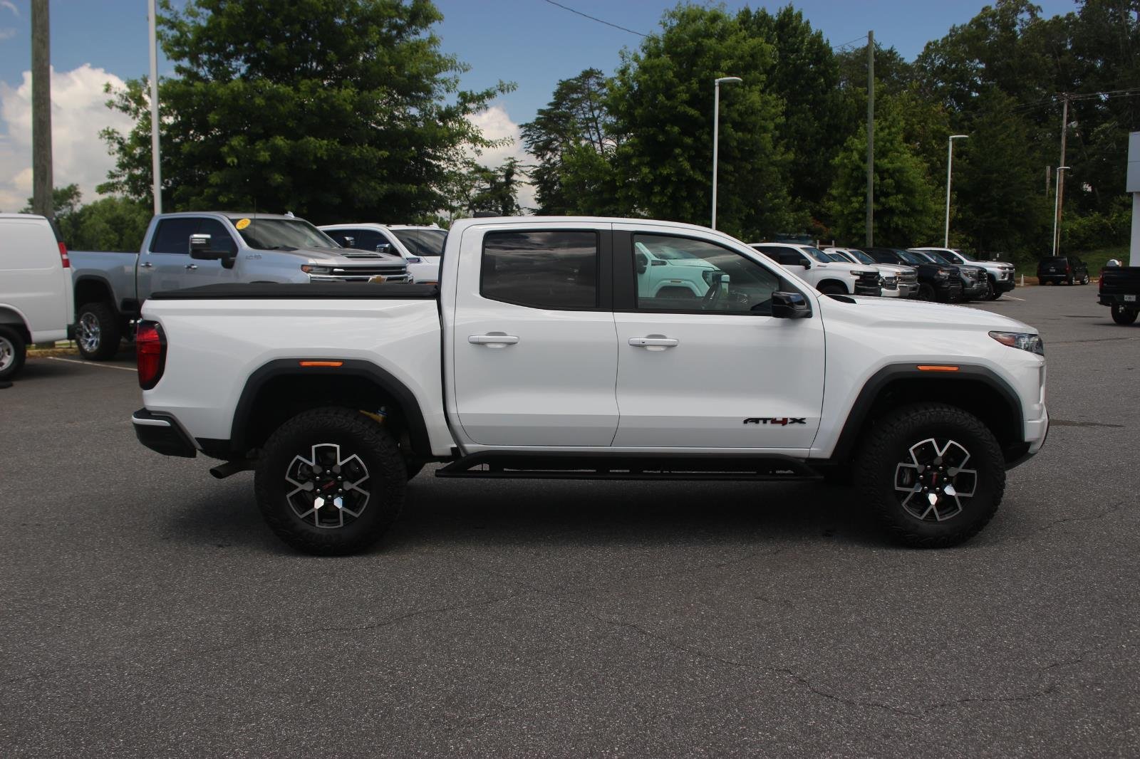Used 2024 Summit White GMC AT4X image 9