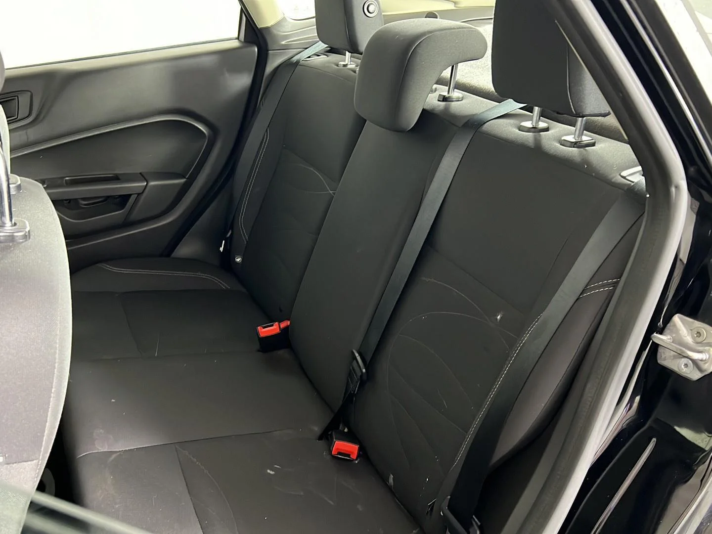 Used 2019 Shadow Black Ford SE image 19