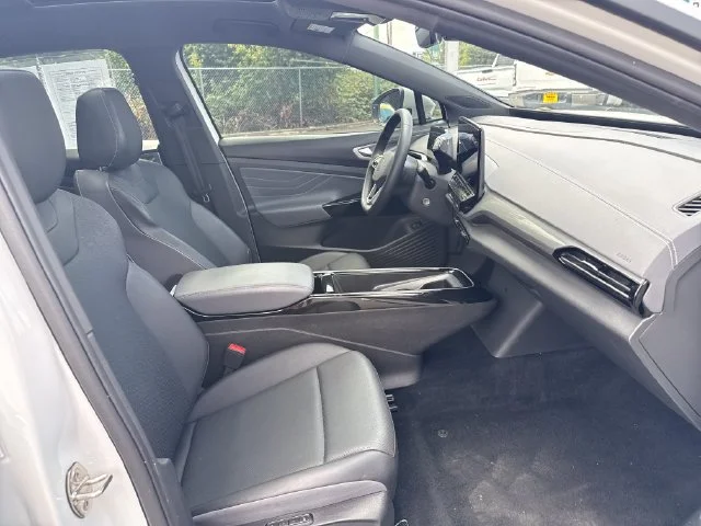 Used 2023 Opal White Volkswagen Pro S image 9
