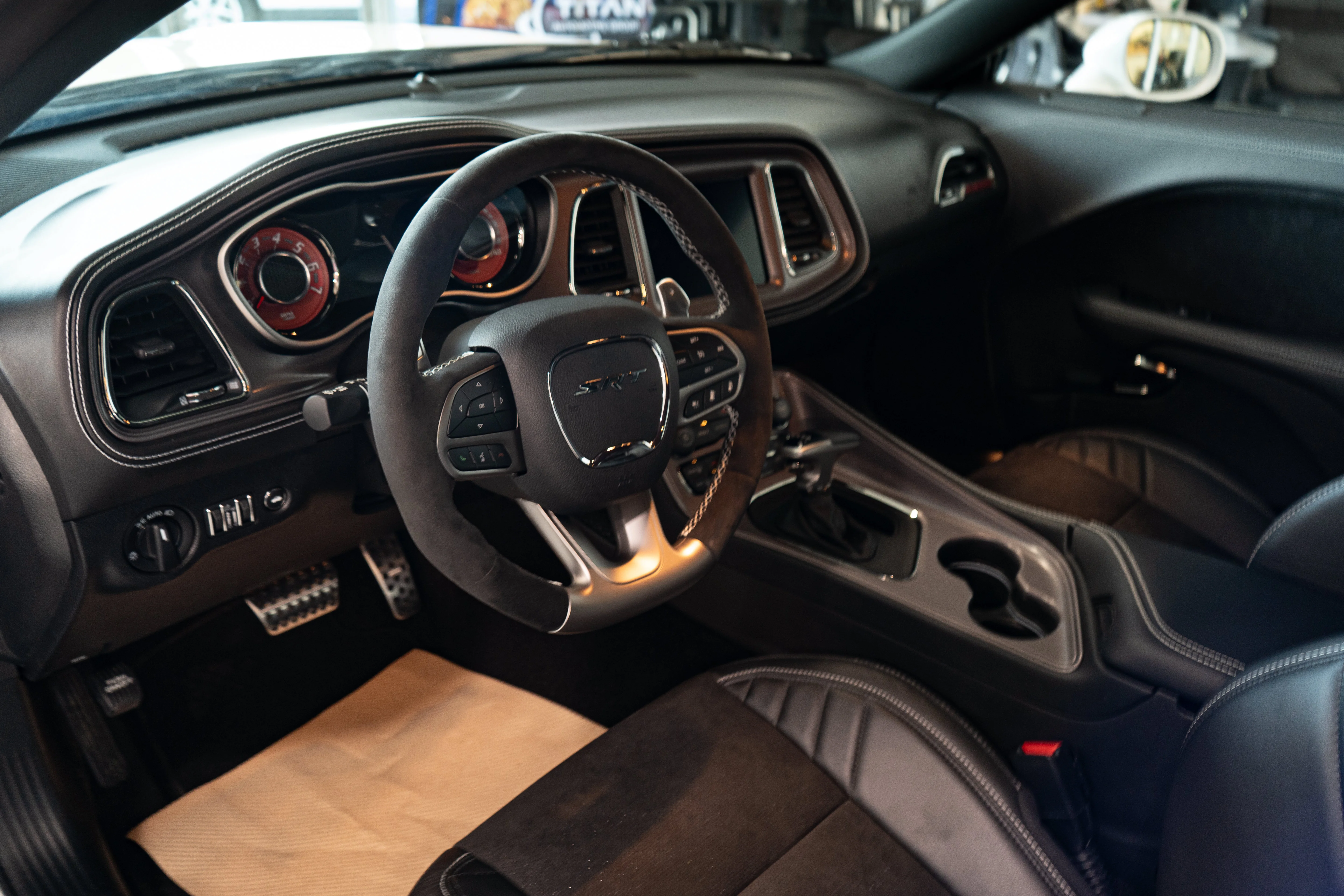 Used 2023 White Knuckle Dodge SRT Hellcat Jailbreak*NO LUX TAX! | 717HP!! | Only 233KM! | Cooled Alcantara Seats | Harman/Kardon image 12