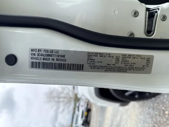 New 2026 Bright White Clear-Coat Exterior Paint Jeep Latitude image 16