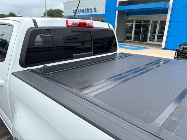 Used 2017 White Chevrolet Z71 image 16