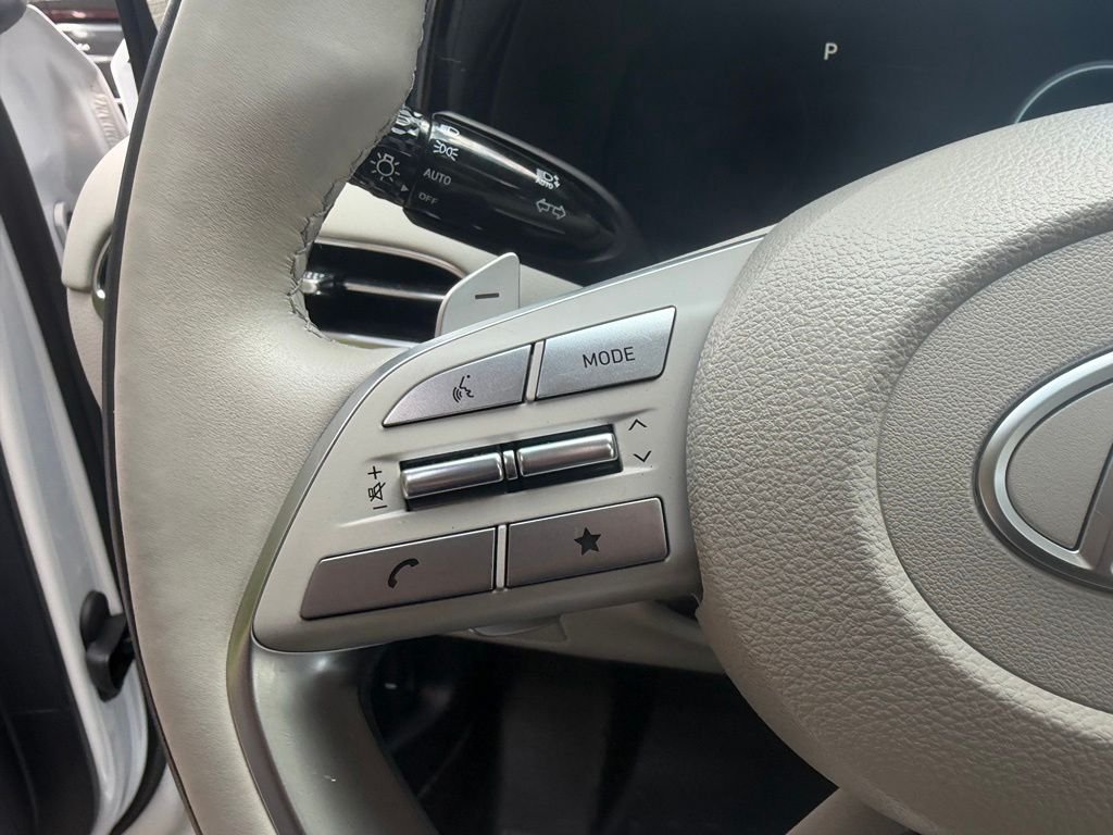 Used 2024 Hyper White Hyundai Calligraphy image 18
