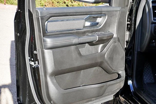 New 2026 Diamond Black Crystal Pearl-Coat Exterior Paint RAM Big Horn Sport Appearance image 27