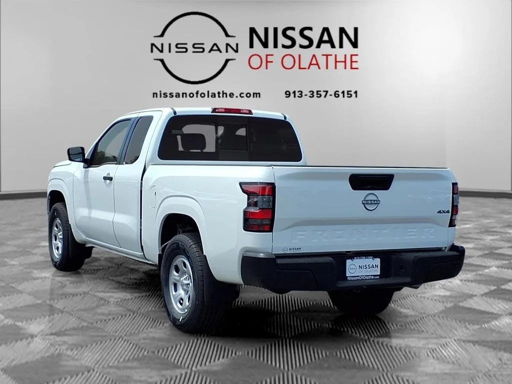 New 2026 Glacier White Nissan King Cab® S image 3