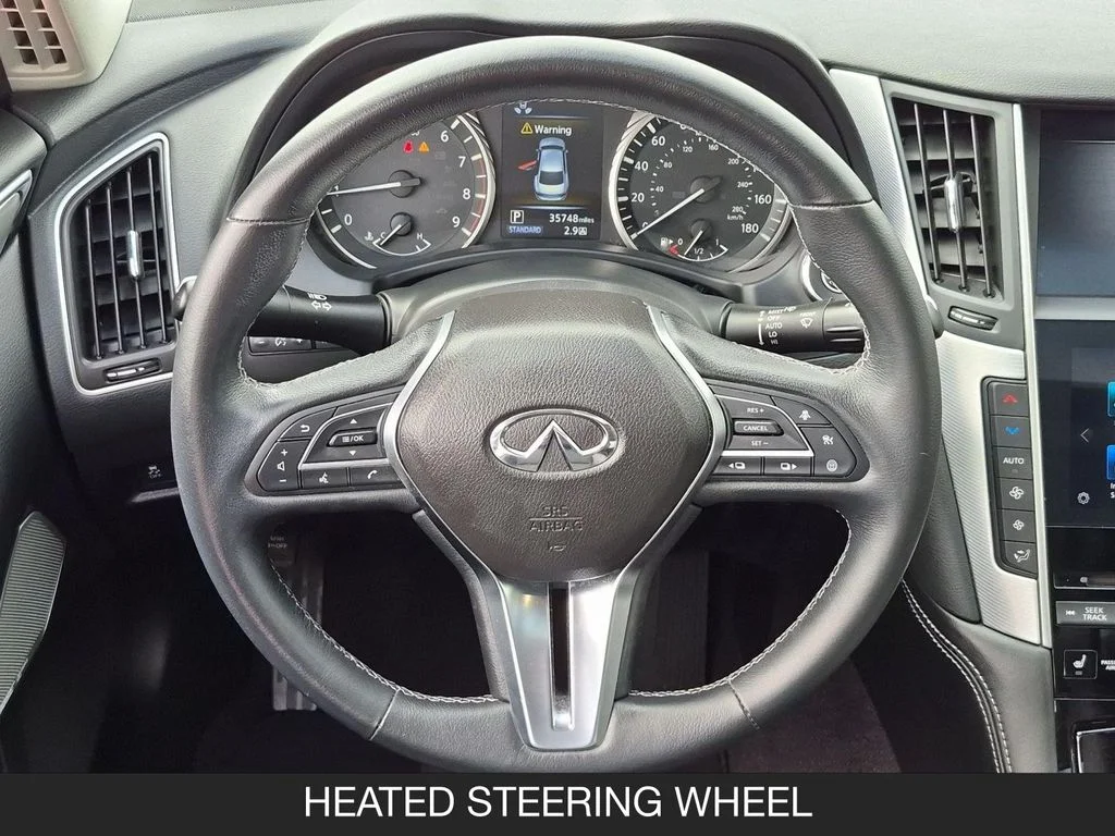 Used 2023 Red INFINITI LUXE image 12