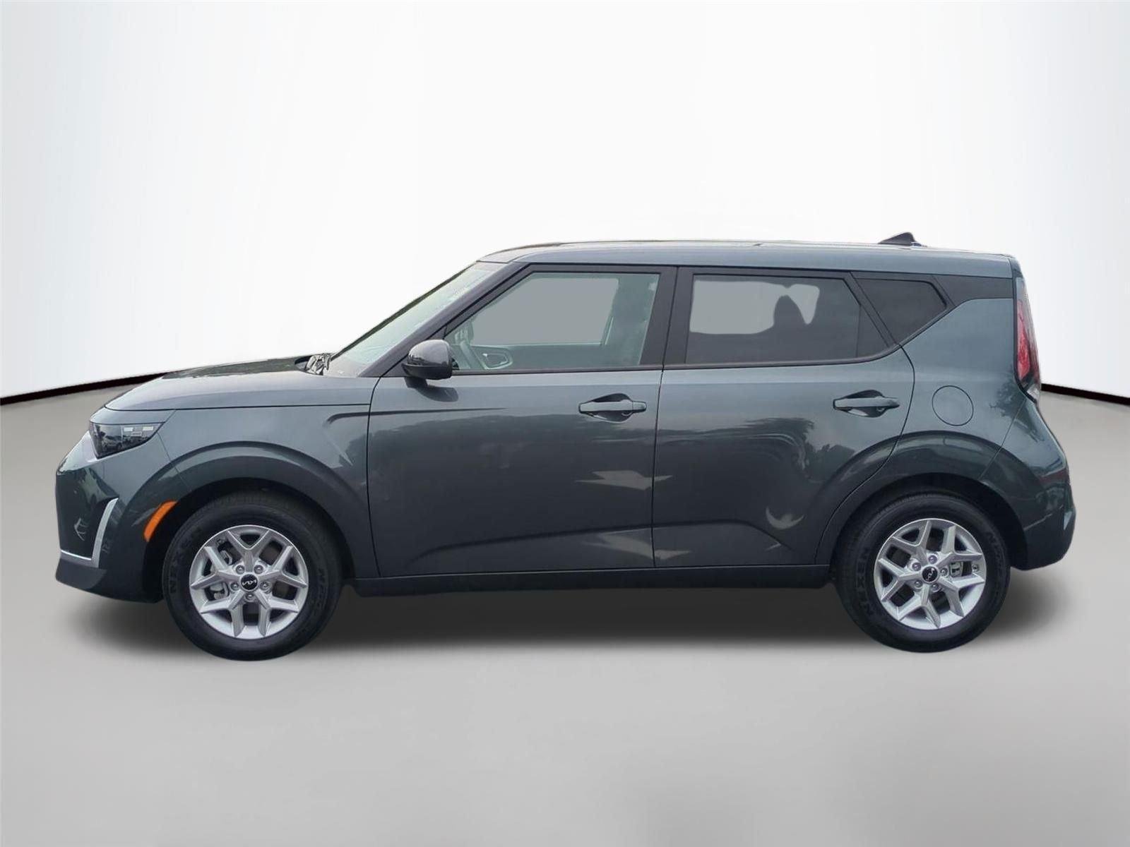 Used 2025 Gravity Gray Kia LX image 2