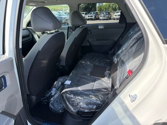 New 2027 Snow White Pearl Kia LX image 7