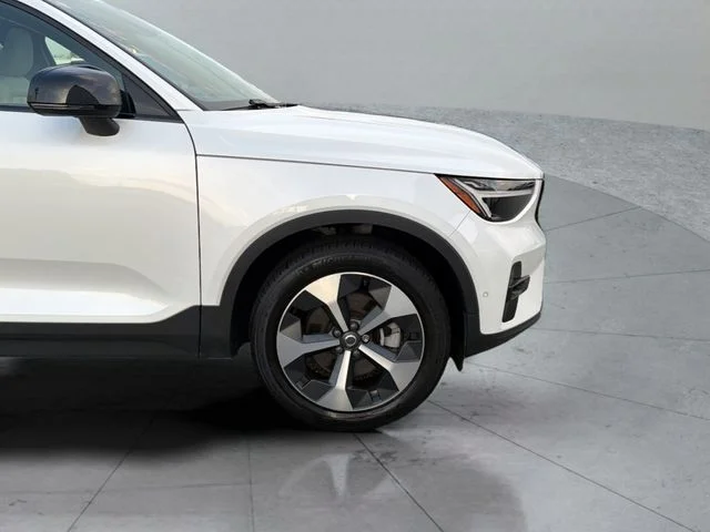 Certified Used 2023  Volvo Ultimate image 32